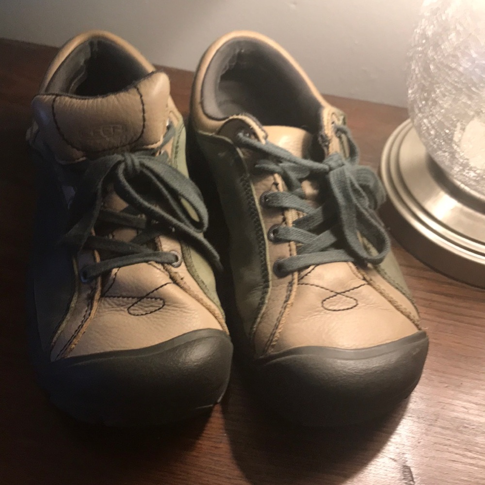Keen hiking shoes